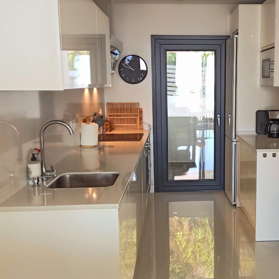 La Paloma Beach Apartment With Pool By Casa Del Sol Hr Manilva Zewnętrze zdjęcie